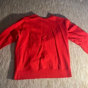 CHAMPION crewneck sweatshirt.